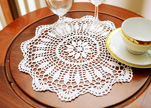 Crochet Round Doilies. 12". White color. ( 4 pieces)
